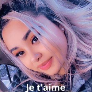 Meet your Posher, Roxana